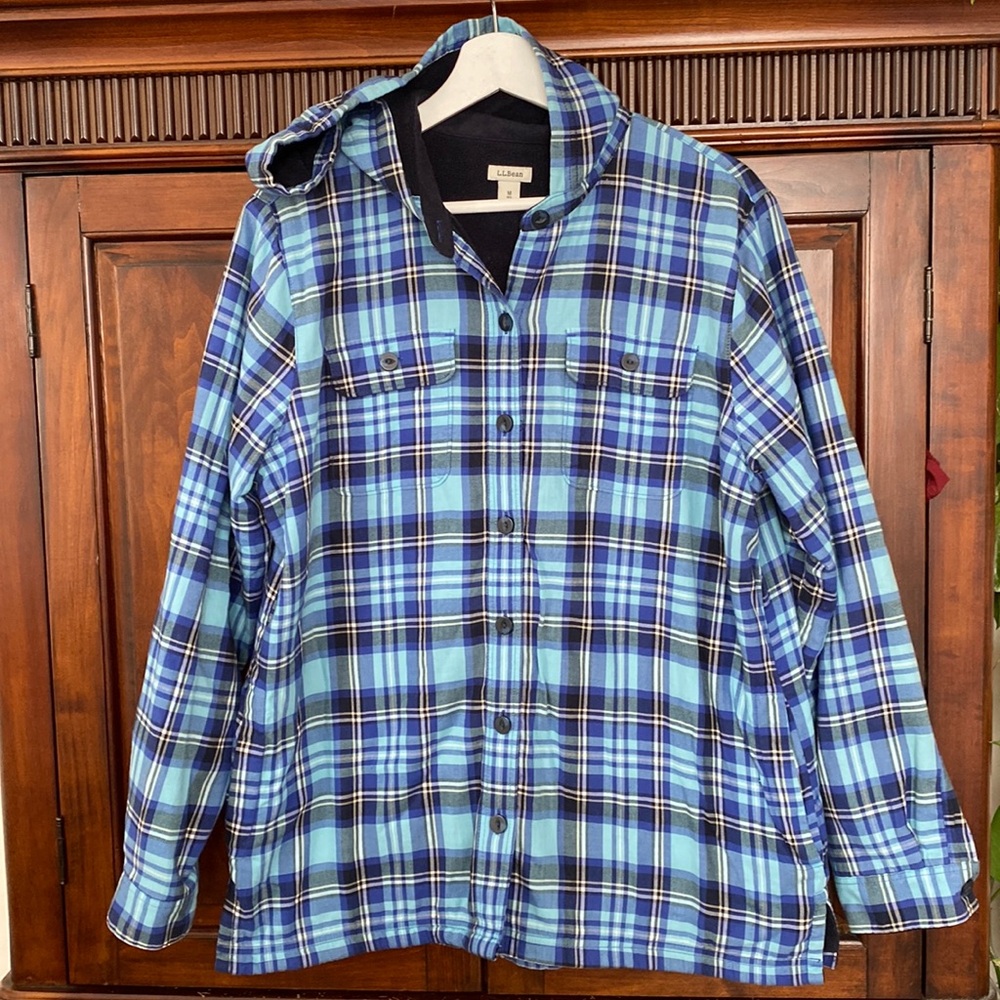 L. L. Bean plaid hooded shacket full fleece lining button front 4 pockets blue